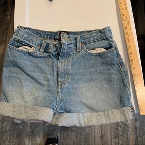 Urban Outfitters BDG Womens Mom High Rise Medium Wash Blue Denim Shorts Size 27